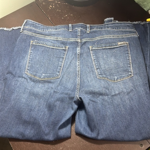 Eddie Bauer slightly curvy Capris - Picture 5 of 10